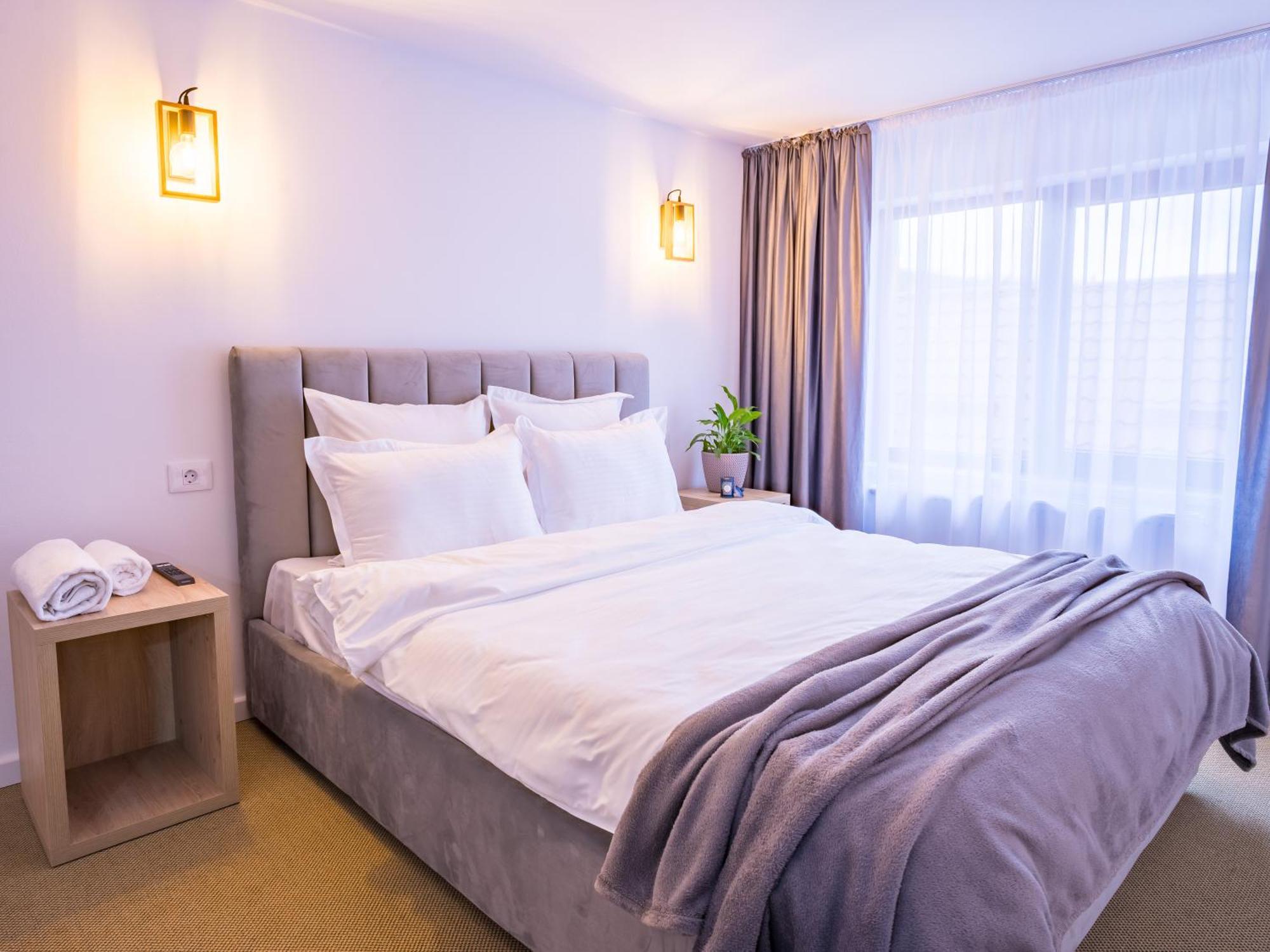 Casa Zuz Voronet Hotel Gura Humorului Luaran gambar
