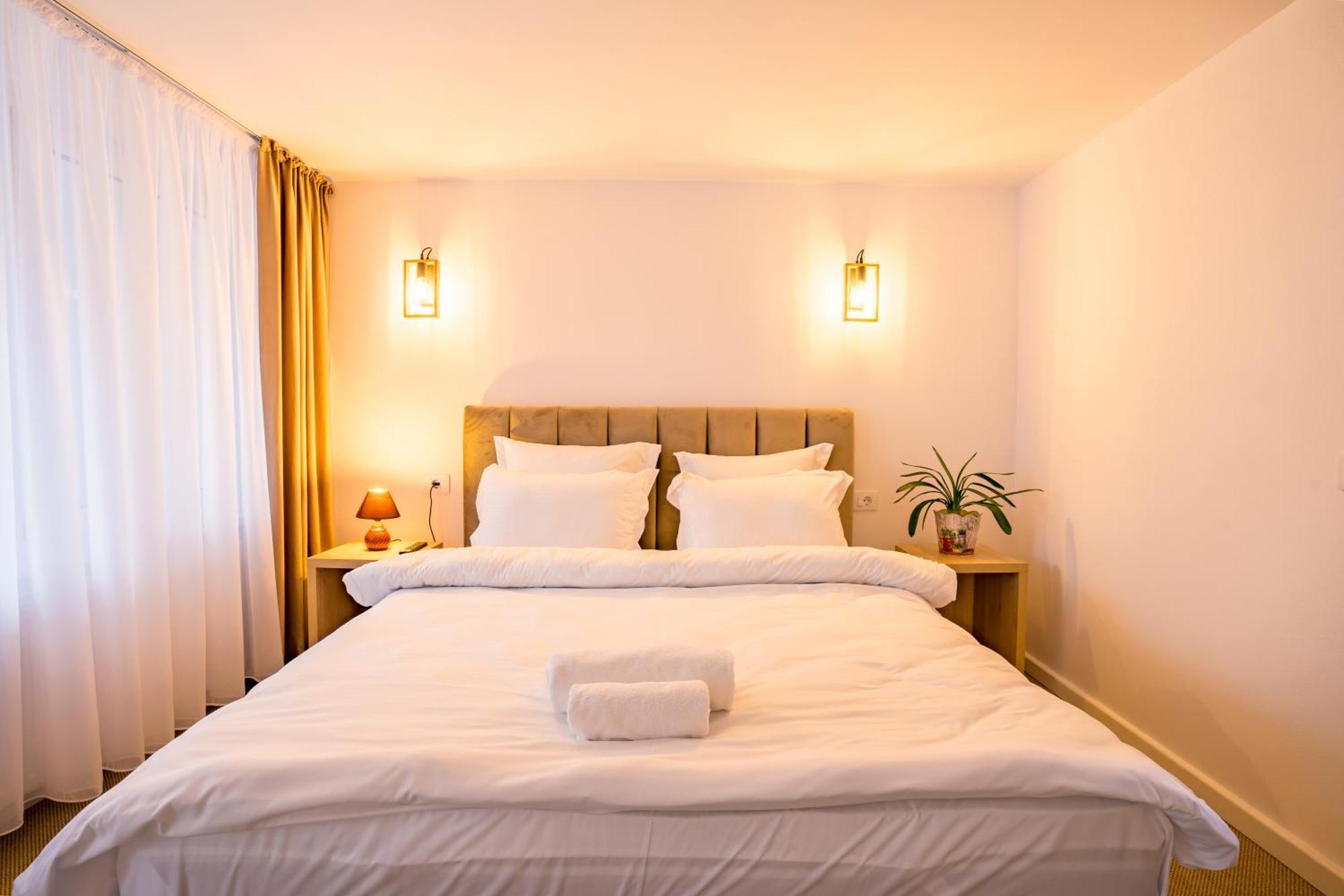 Casa Zuz Voronet Hotel Gura Humorului Luaran gambar