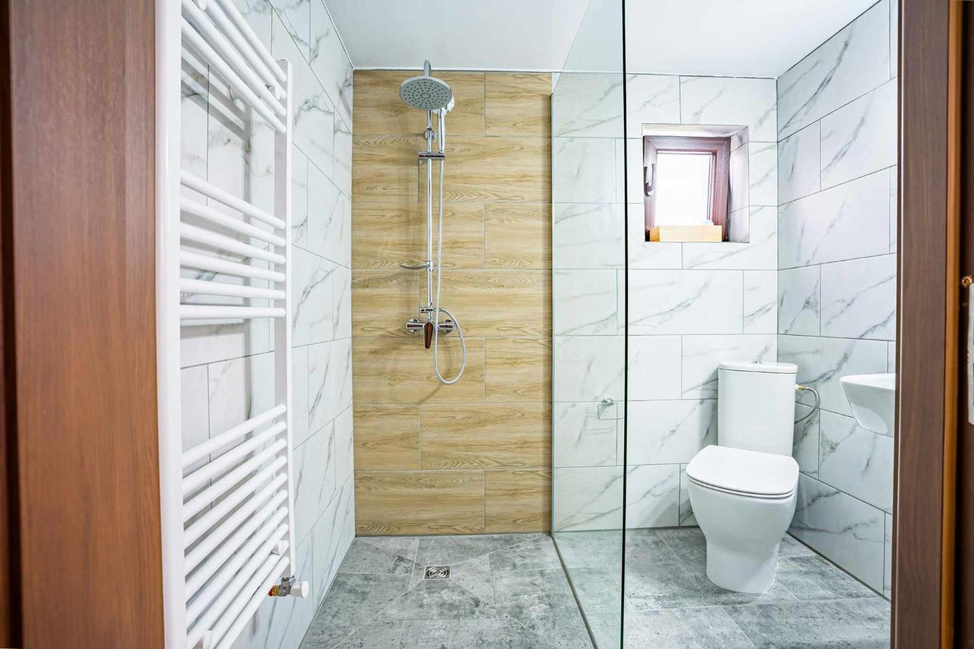 Casa Zuz Voronet Hotel Gura Humorului Luaran gambar