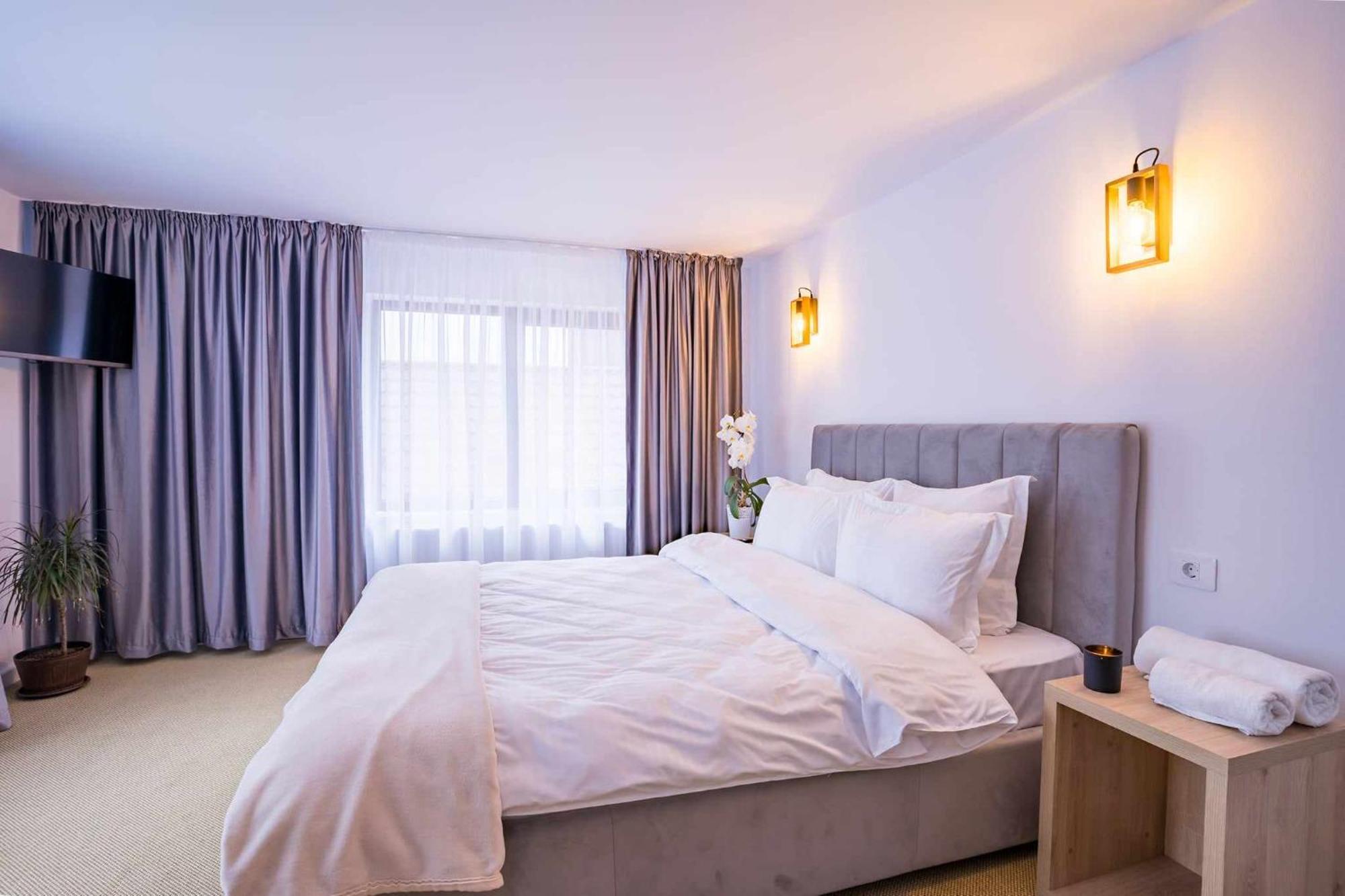Casa Zuz Voronet Hotel Gura Humorului Luaran gambar