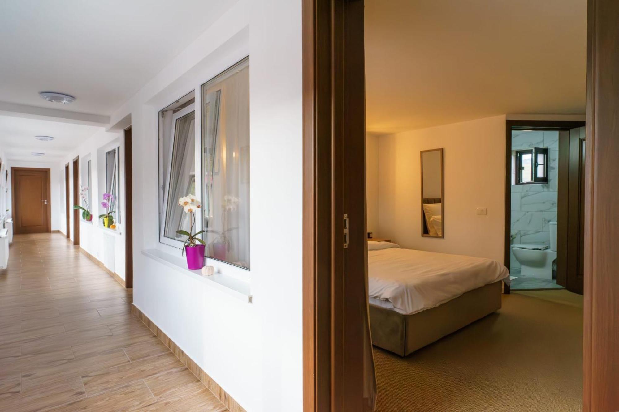 Casa Zuz Voronet Hotel Gura Humorului Luaran gambar